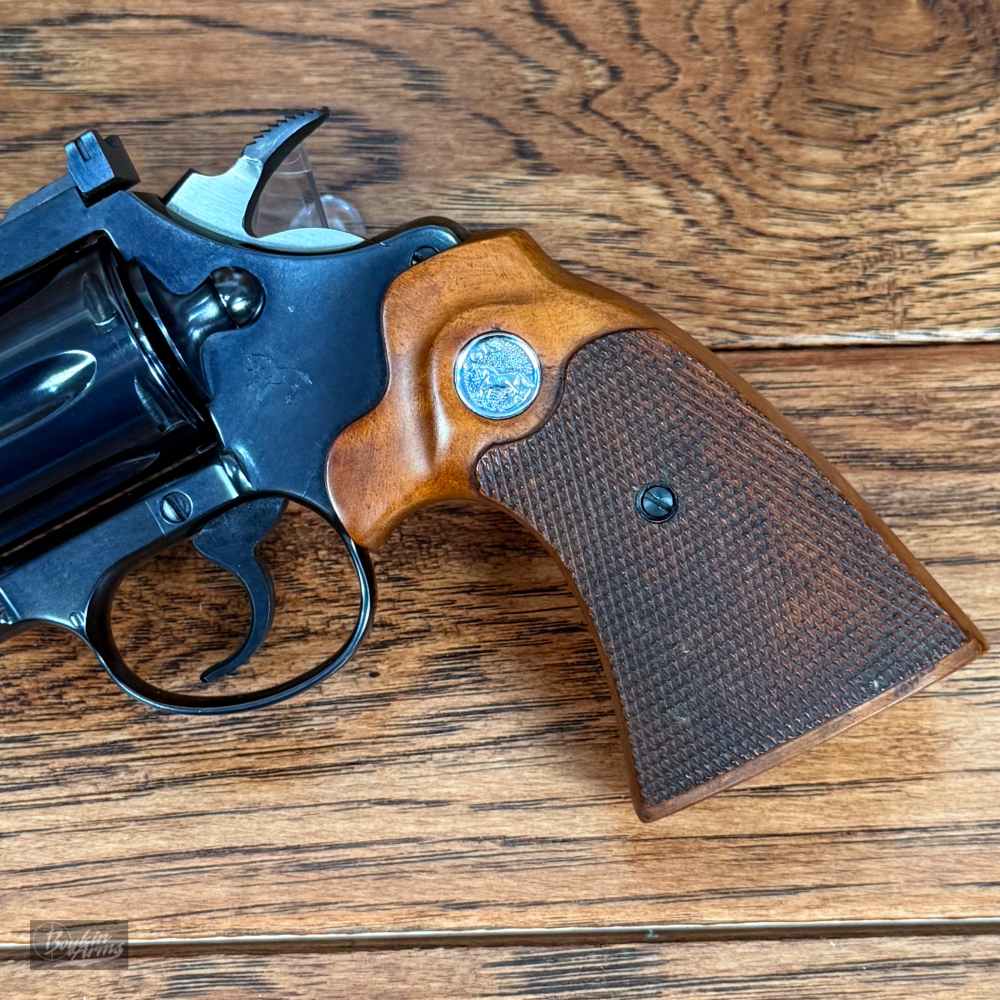 Spectacular Vintage 1969 Colt Diamondback 4" 22lr LNIB Incredible Blue -img-5
