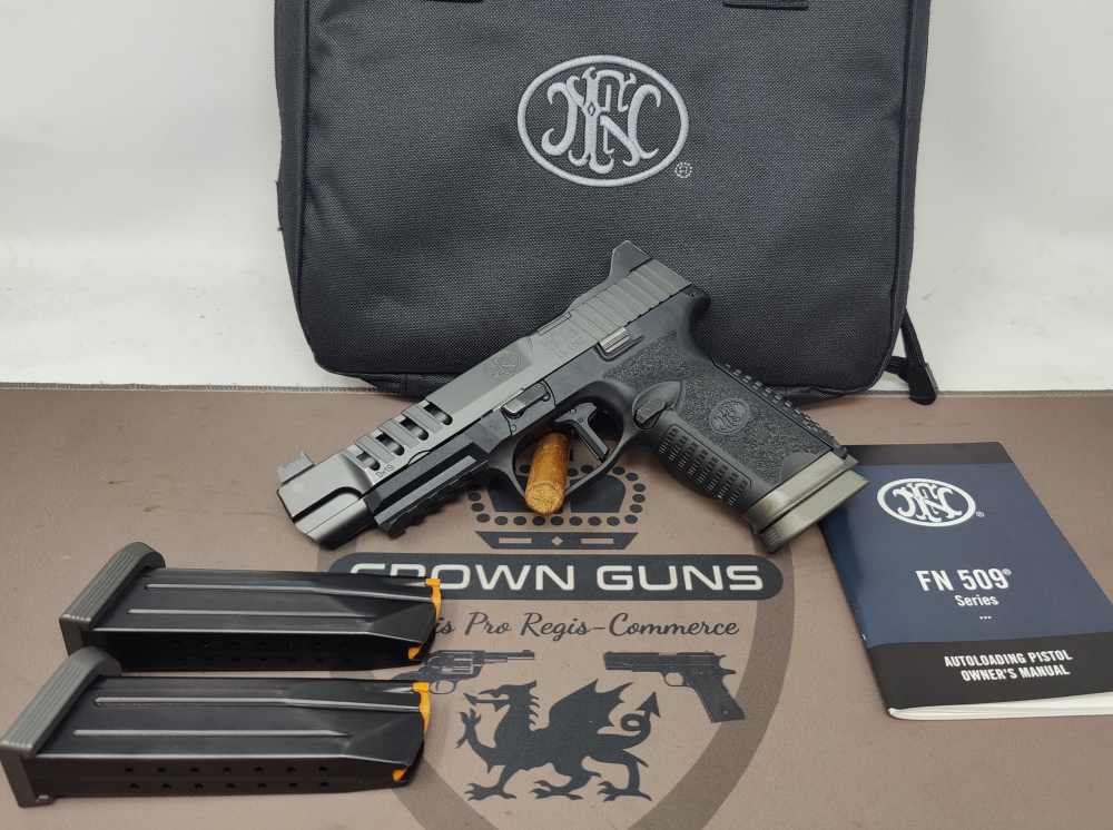 FN 509 LS Edge in 9mm with Soft Case, 3 magazines, and Red Dot Plates-img-0