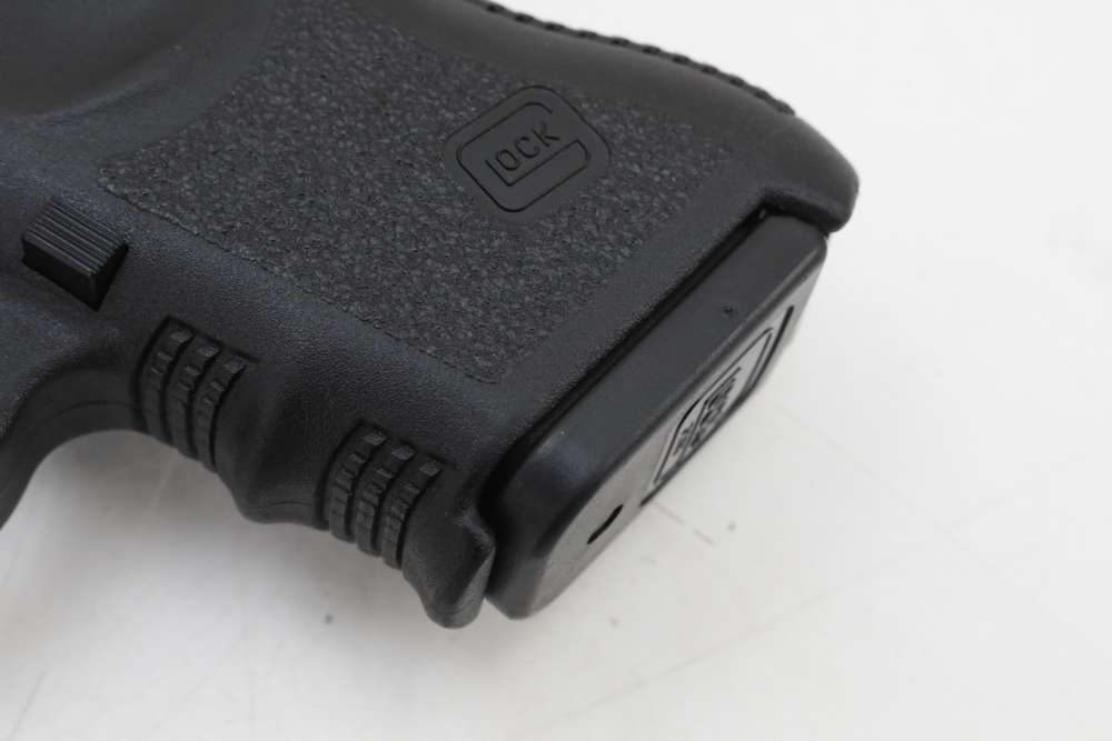 Glock 27 40 S&W 3.5" with 9mm Conversion Factory Box FOUR MAGS No Reserve! -img-13