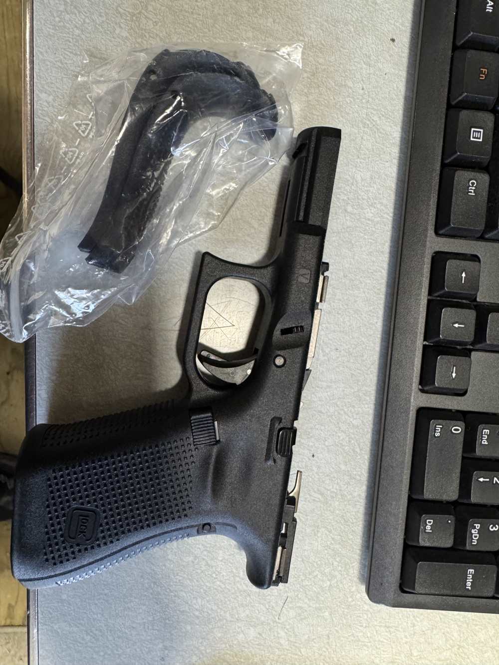 Glock 19 sized frame gen v -img-1