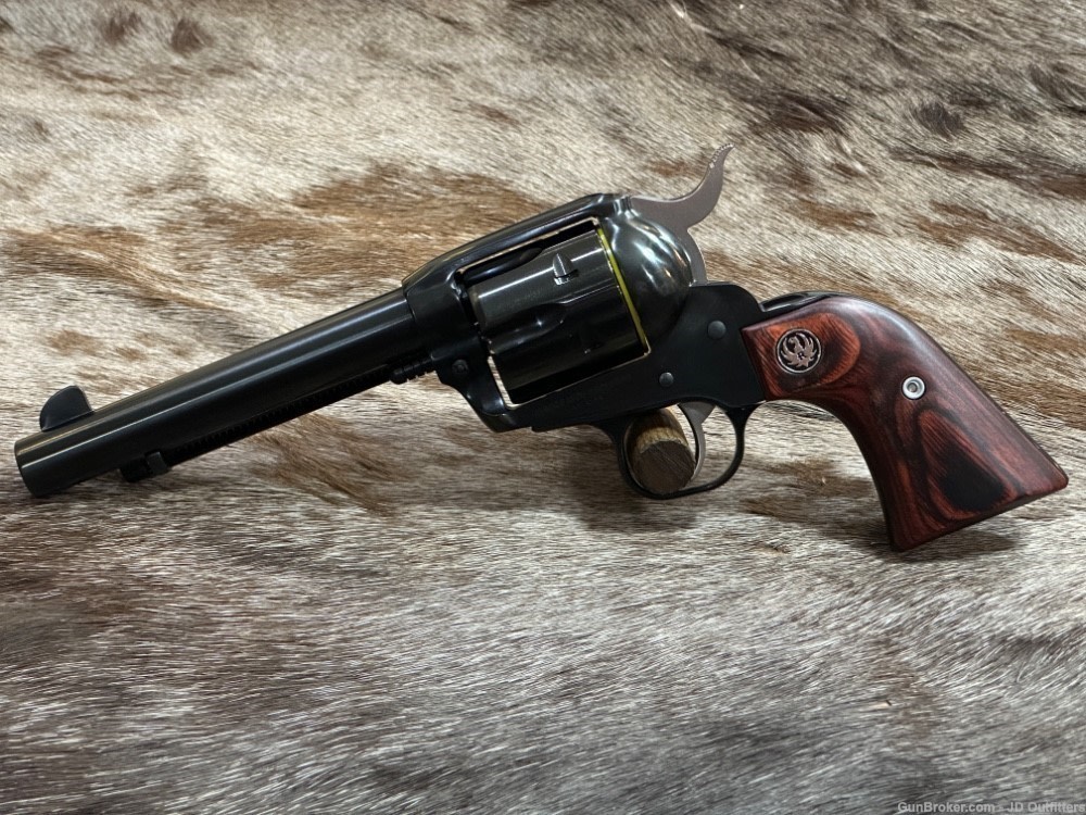 NEW PAIR OF RUGER VAQUERO 45 COLT 5.5" BARREL BLUED REVOLVERS-img-6