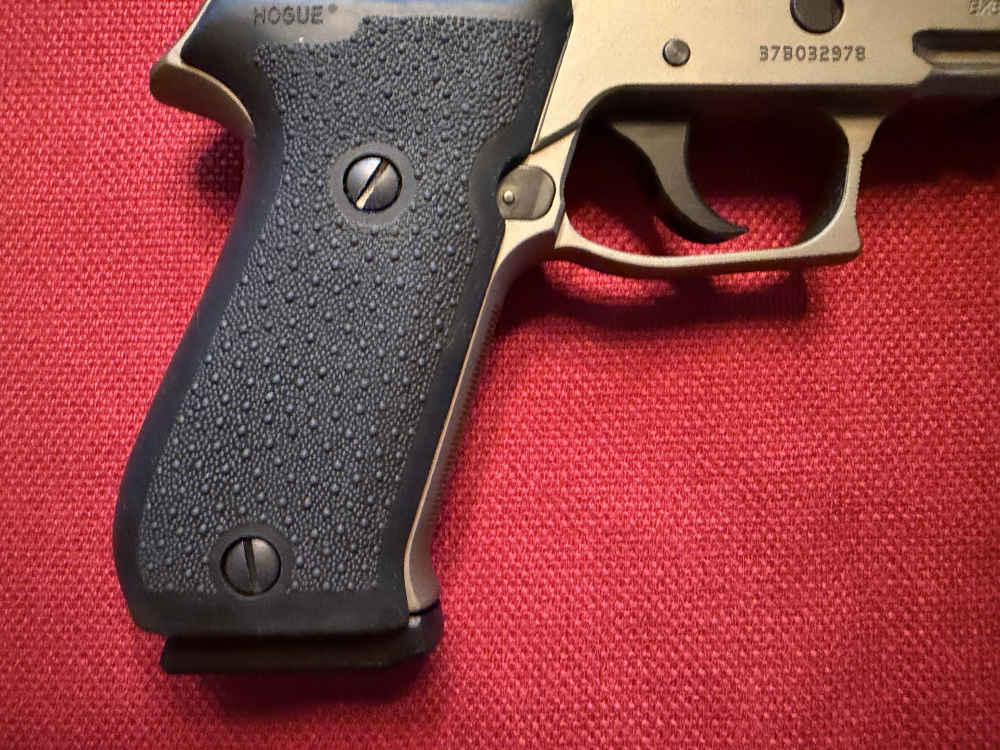 SIG SAUER P220 COMBAT .45 ACP • 220PR-45-DB • FDE TWO-TONE 2 MAGS -img-31