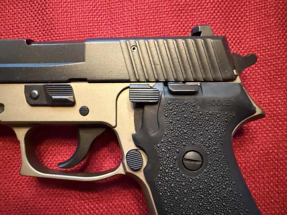 SIG SAUER P220 COMBAT .45 ACP • 220PR-45-DB • FDE TWO-TONE 2 MAGS -img-33