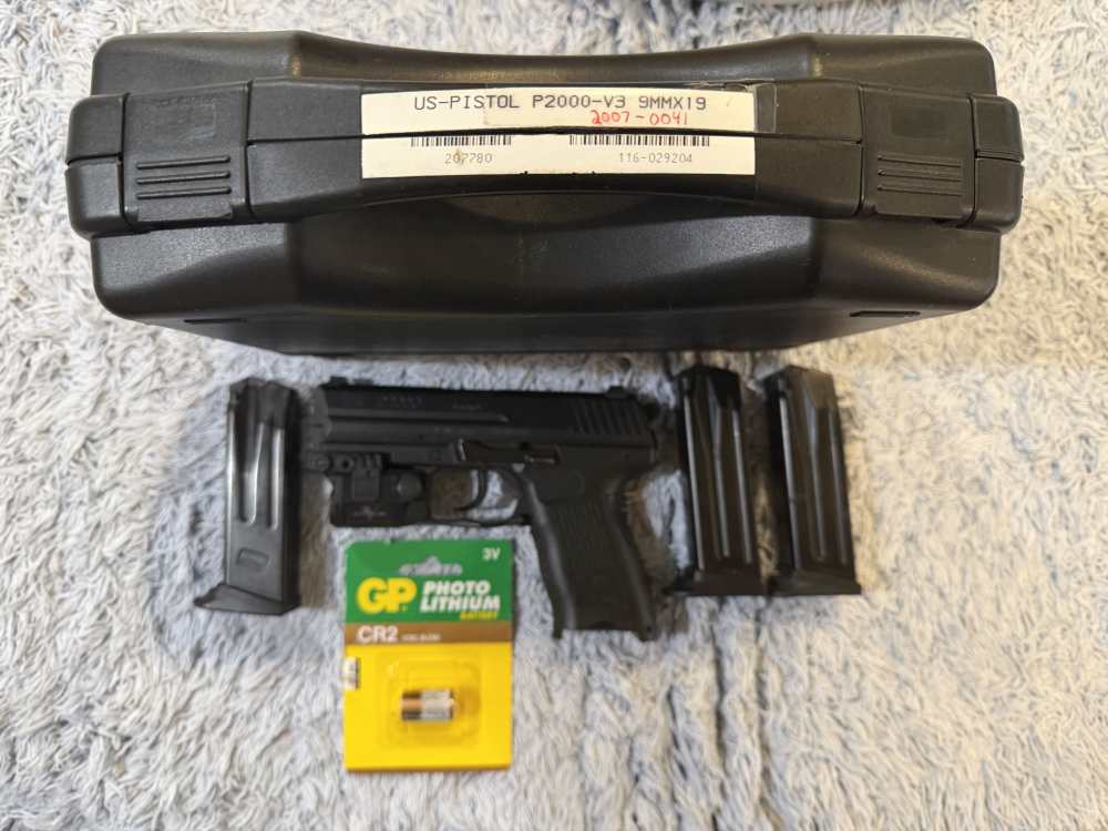 HK P2000 V3 9mm DA/SA w/ Case, 3 Mags, Viridian C5 Green Laser & Kydex Hols-img-1