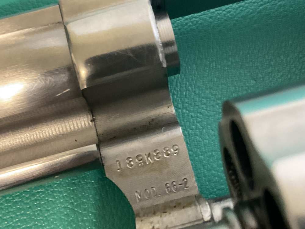 Smith & Wesson model 66–2 penny start no reserve-img-3