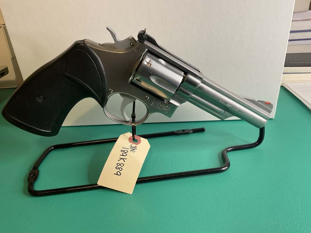 Smith & Wesson model 66–2 penny start no reserve-img-1