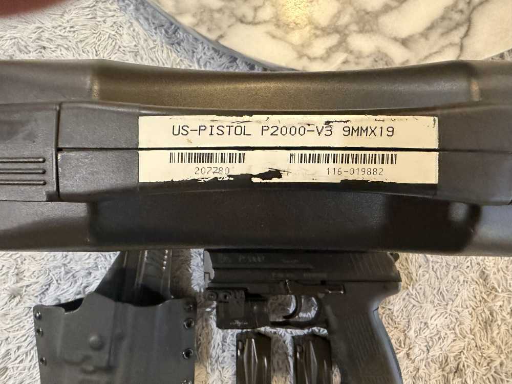 HK P2000 V3 9mm DA/SA w/3 mags, case, Viridian C5 Green Laser, Holster -img-4