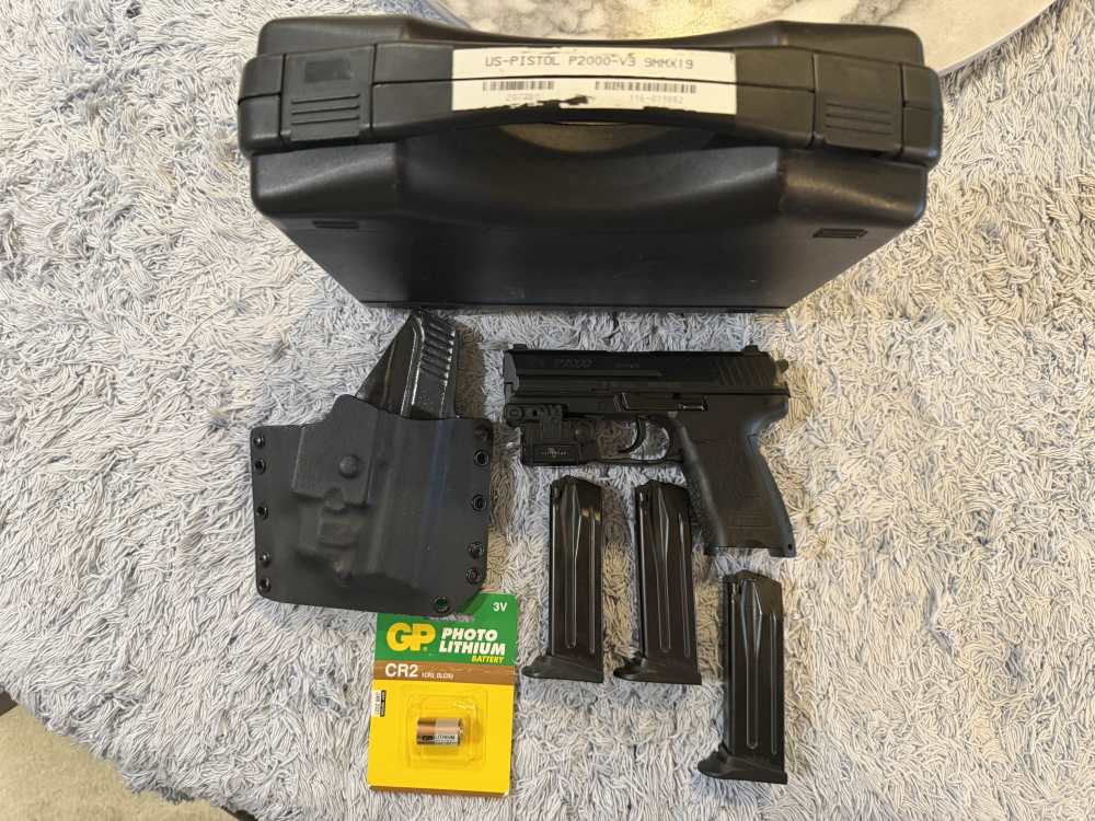 HK P2000 V3 9mm DA/SA w/3 mags, case, Viridian C5 Green Laser, Holster -img-1