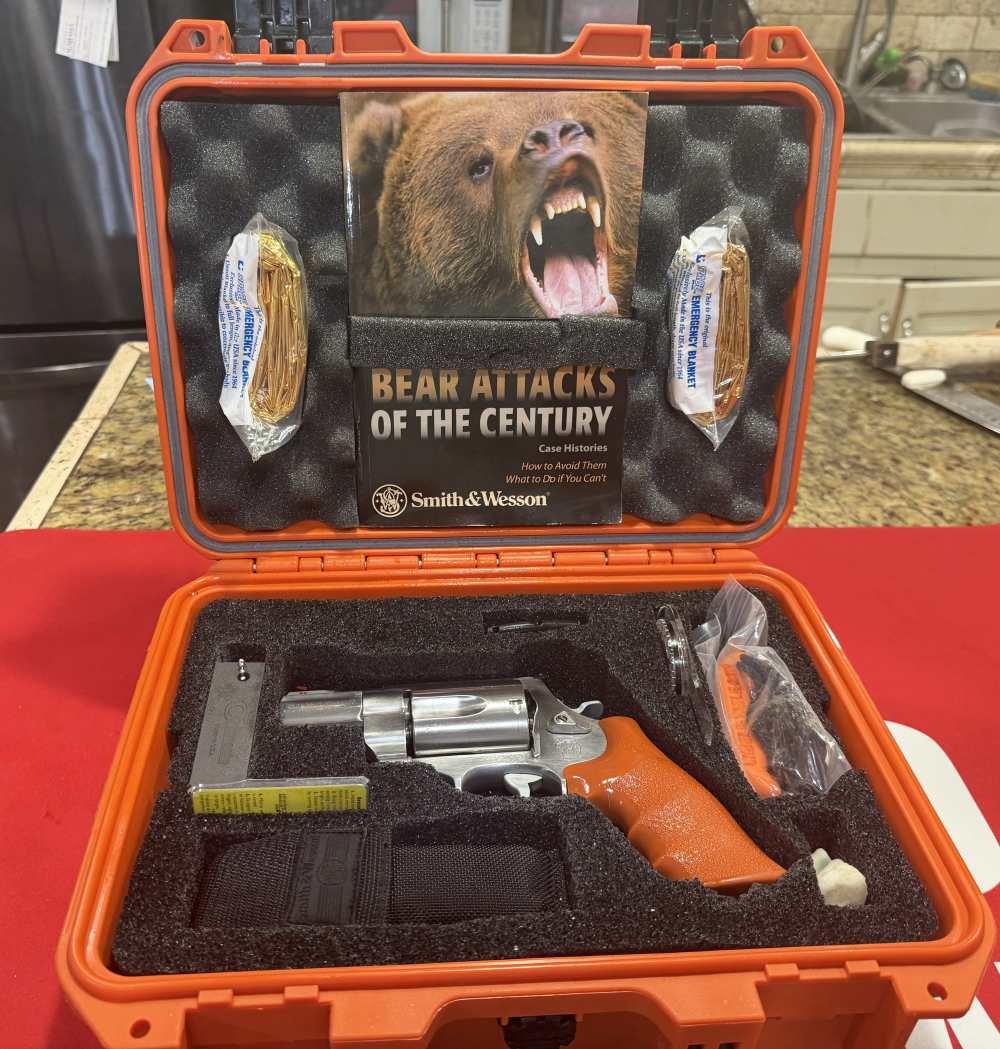Smith and Wesson Survival Kit-img-1