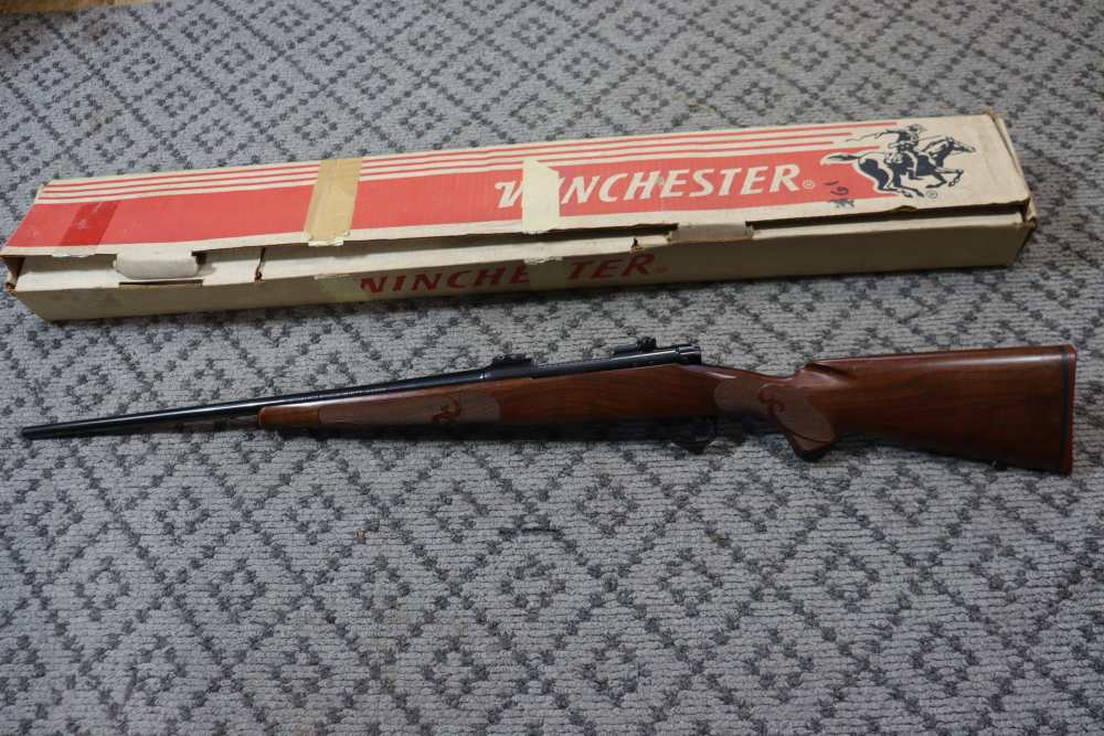 Winchester Model 70 Featherweight Bolt Action Rifle Cal 30-06 (SN#G1508496)-img-6