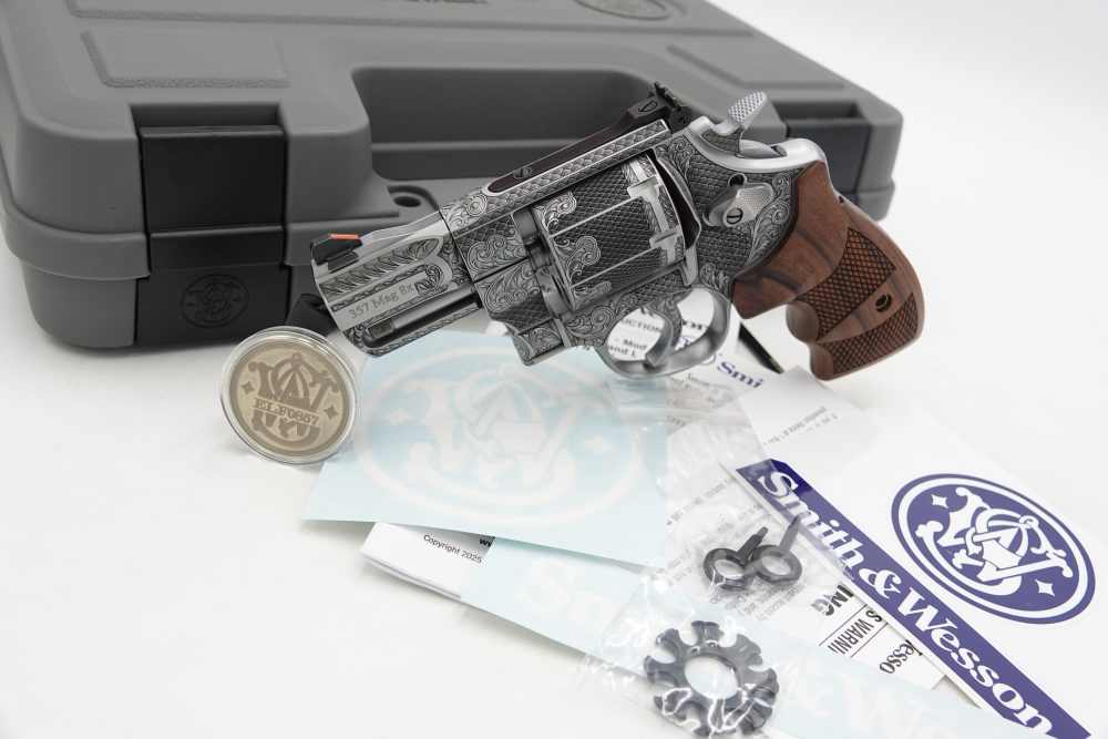 Rare Custom Engraved S&W Smith & Wesson 627 PC 2.625" 357 MAG 8 Round-img-1