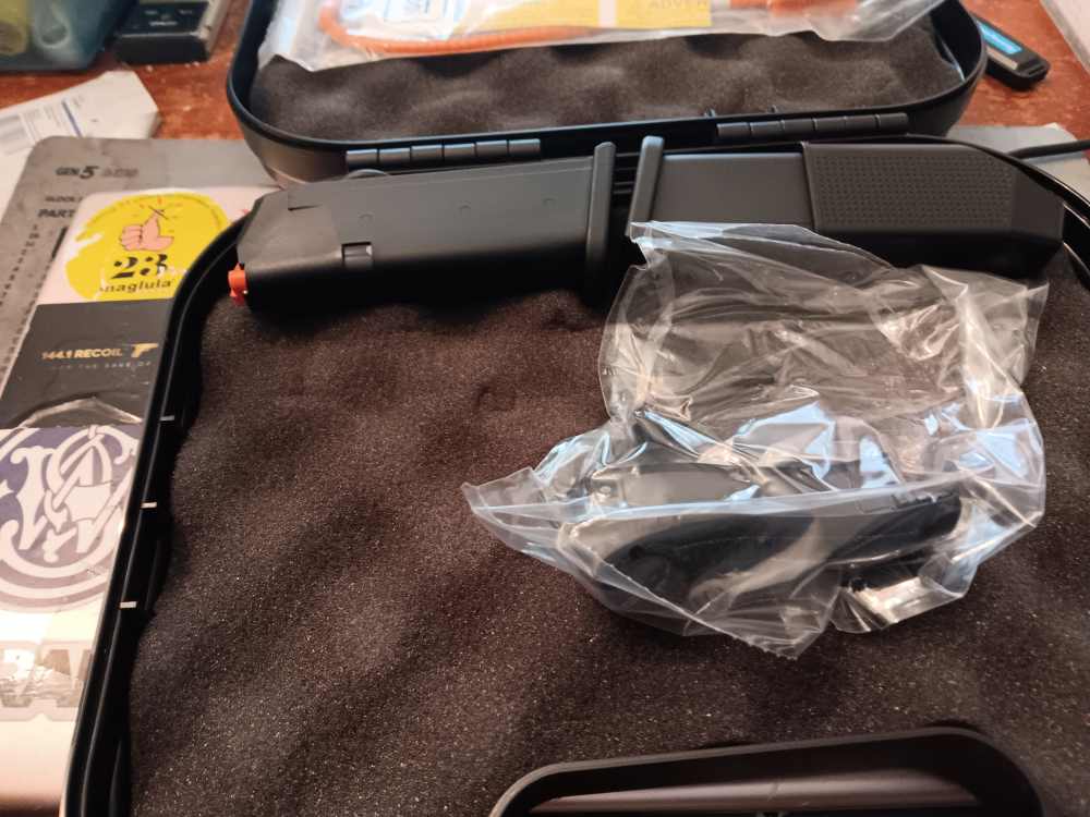 GLOCK 19 GEN 6 9MM NEW  PRICE DROP 10 ROUND MAGS- CT APPROVED-img-3