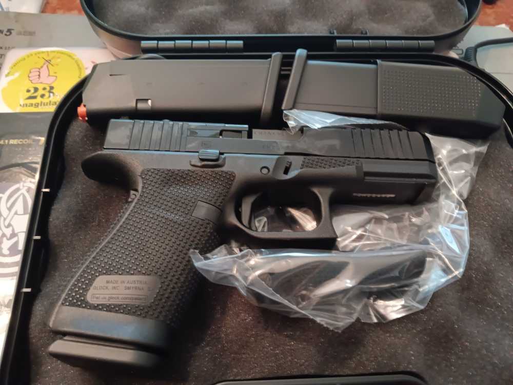 GLOCK 19 GEN 6 9MM NEW  PRICE DROP 10 ROUND MAGS- CT APPROVED-img-0