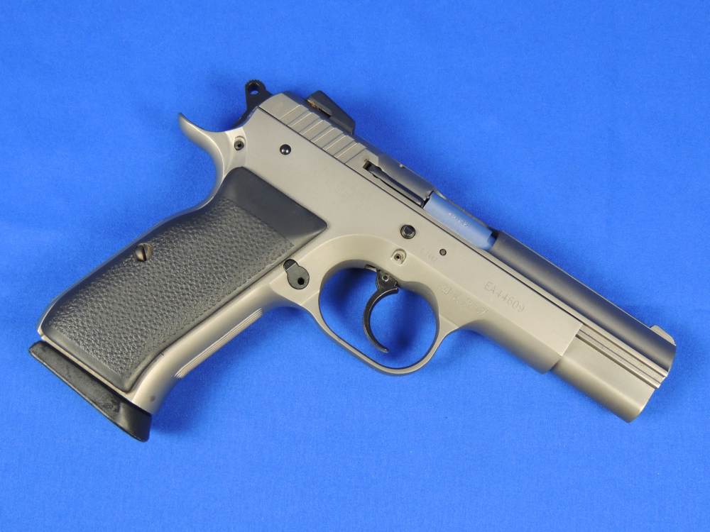 Tanfoglio EAA Witness 10MM Pistol with Case, Extra Magazines and Ammo  -img-2
