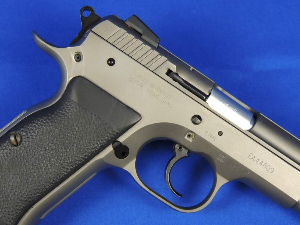Tanfoglio EAA Witness 10MM Pistol with Case, Extra Magazines and Ammo  -img-7