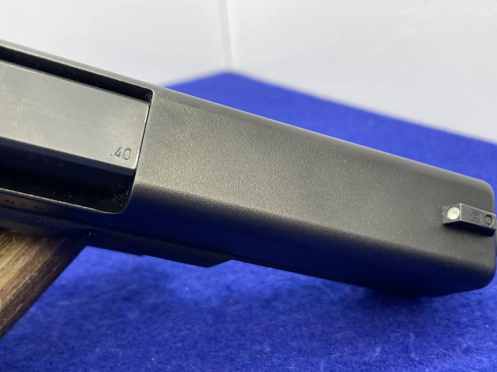 2009 Glock 22RTF .40 S&W 4.49" Blk *DESIRABLE FISH SCALE SLIDE SERRATIONS*-img-32