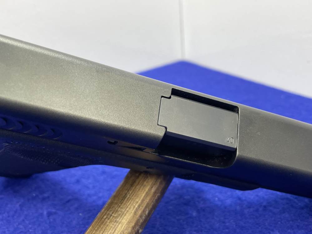 2009 Glock 22RTF .40 S&W 4.49" Blk *DESIRABLE FISH SCALE SLIDE SERRATIONS*-img-31