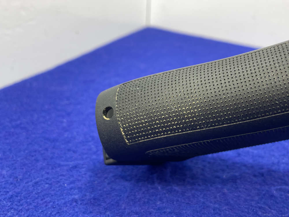 2009 Glock 22RTF .40 S&W 4.49" Blk *DESIRABLE FISH SCALE SLIDE SERRATIONS*-img-27