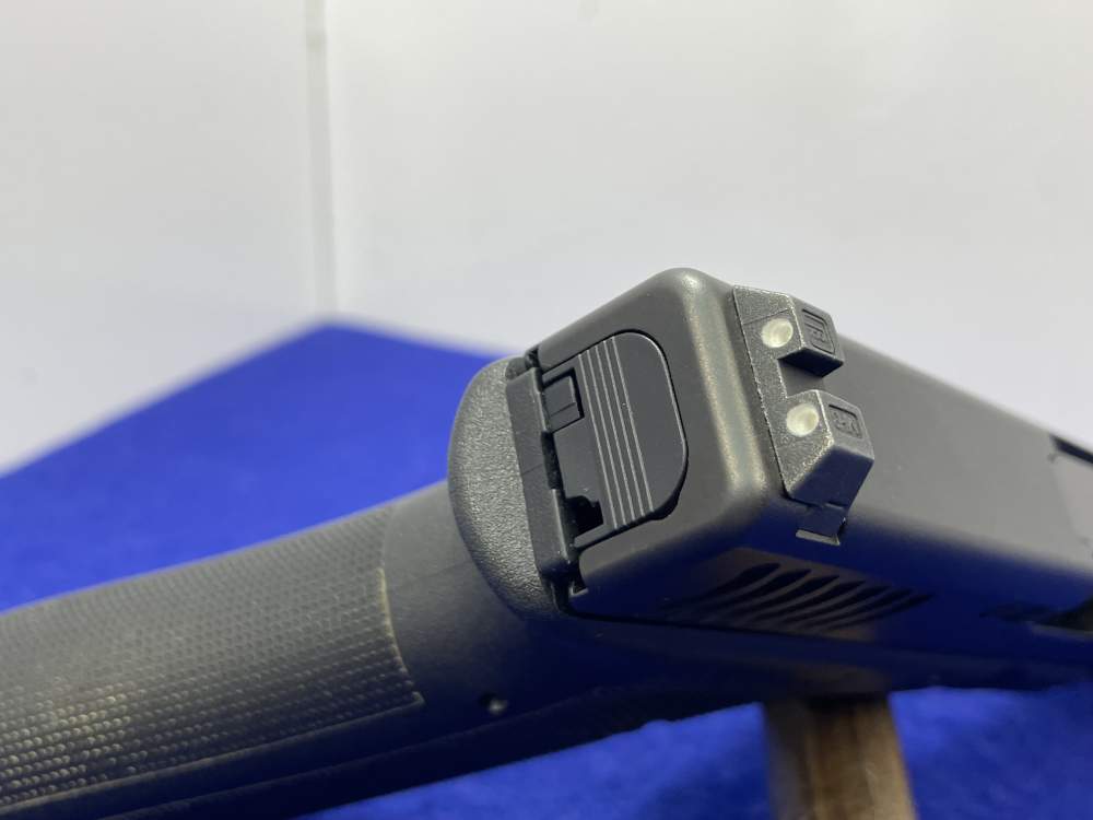 2009 Glock 22RTF .40 S&W 4.49" Blk *DESIRABLE FISH SCALE SLIDE SERRATIONS*-img-29