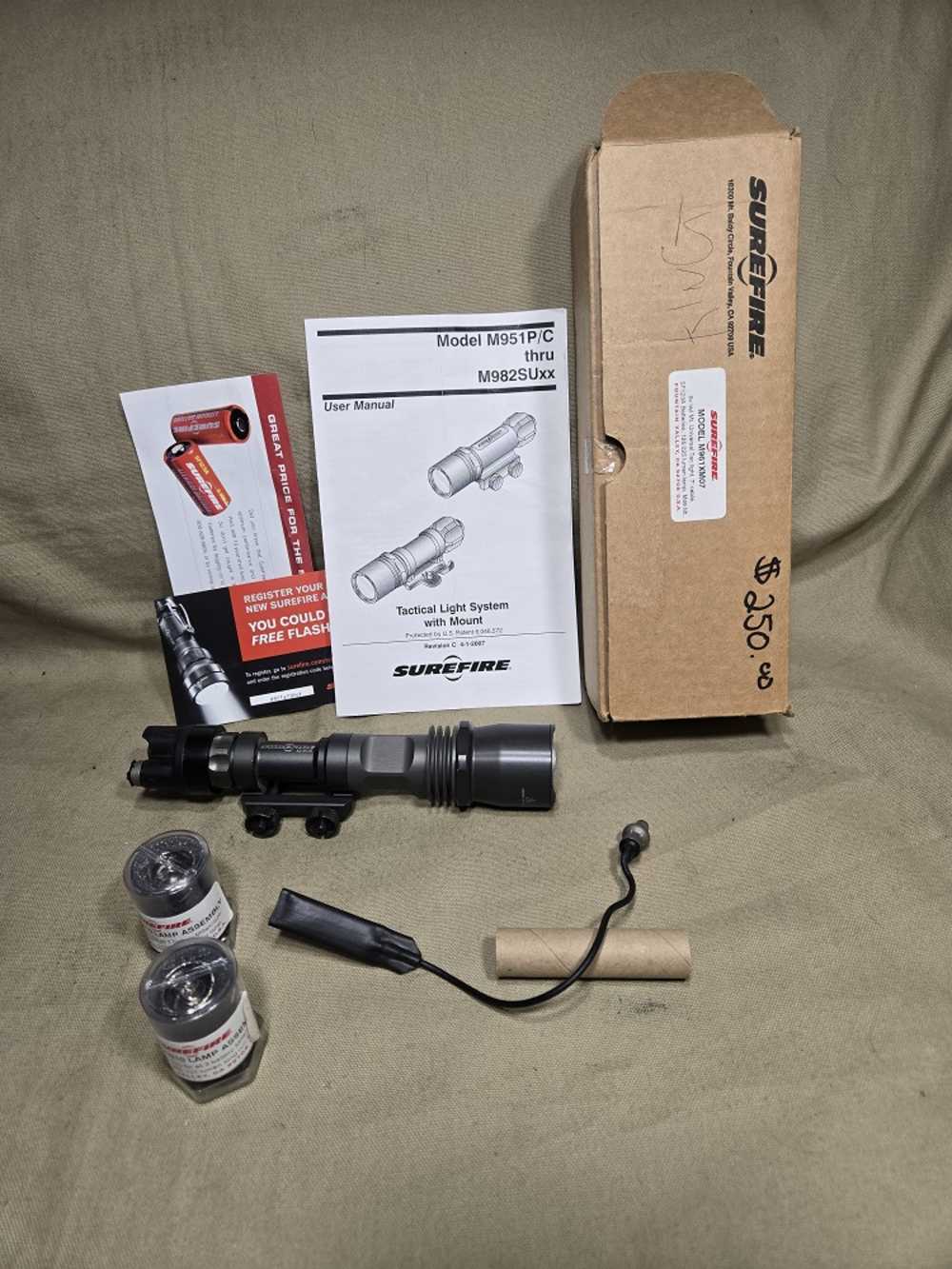 Surefire Weapons Light  M961XM07 w/extras-img-0