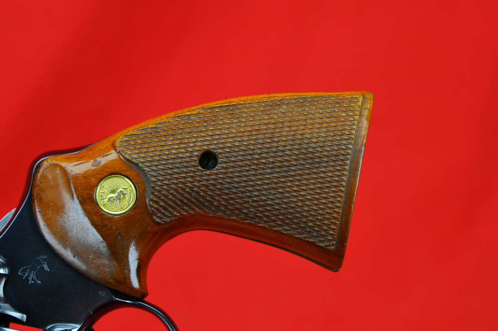STUNNING 1975 Colt Python - ROYAL BLUE - .357 magnum-img-22