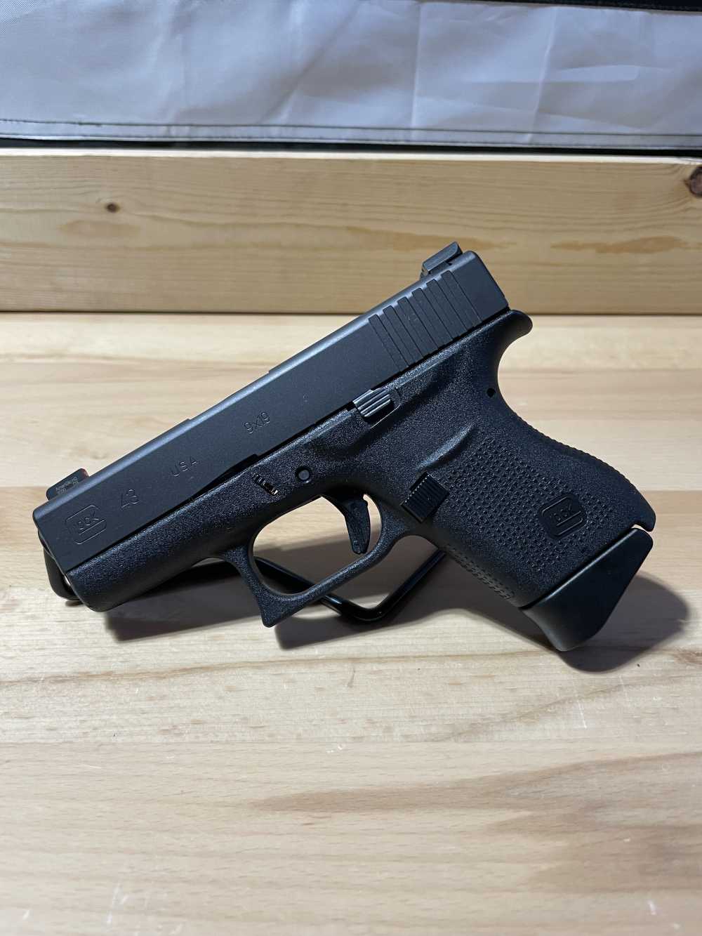 Glock 43 9mm w/ Night Sights & Box-img-1