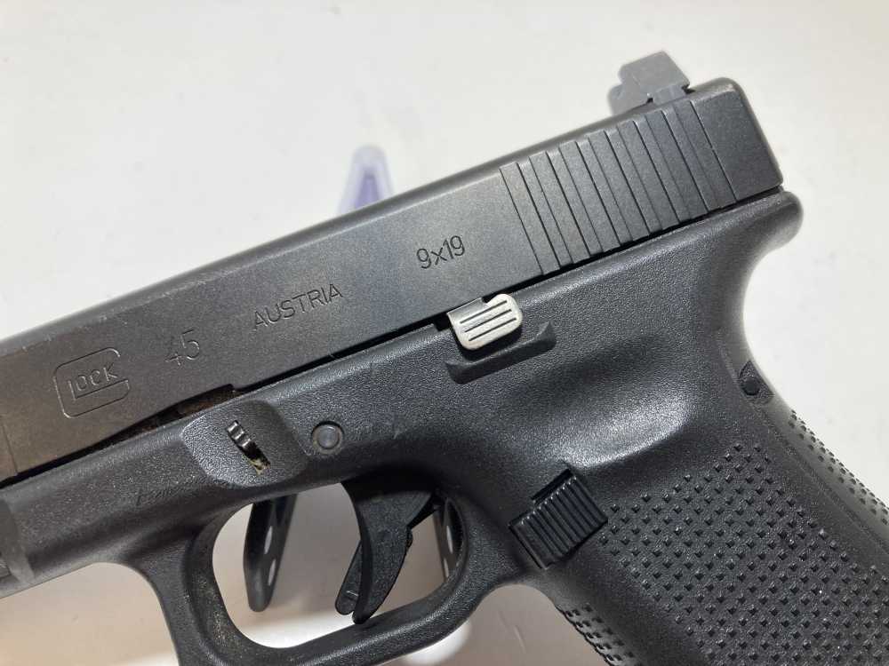 Glock 45 w/threaded barrel -img-6