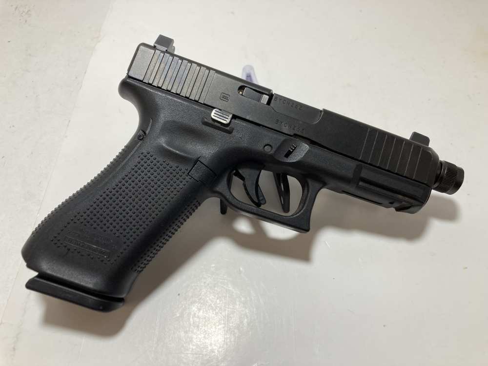 Glock 45 w/threaded barrel -img-1