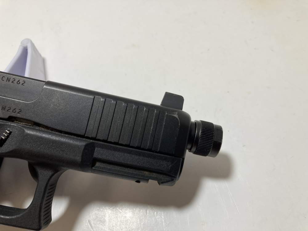 Glock 45 w/threaded barrel -img-2