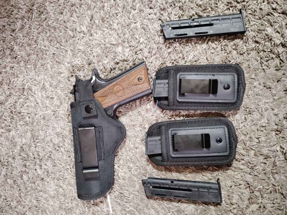 Chiappa 1911 . 22LR -img-2