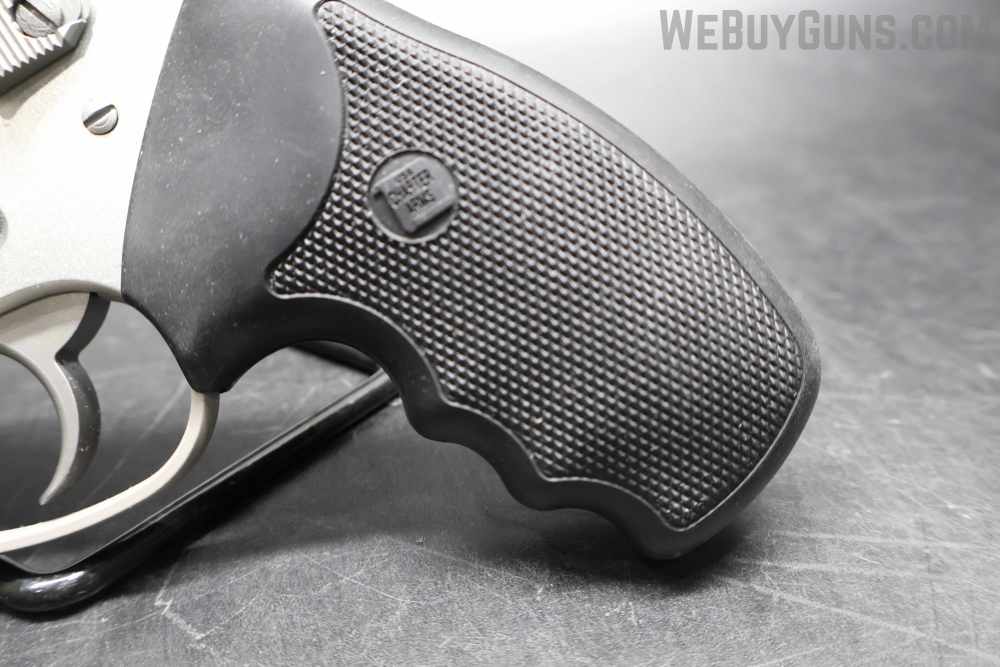 Charter Arms Undercover revolver .38 Special-img-9