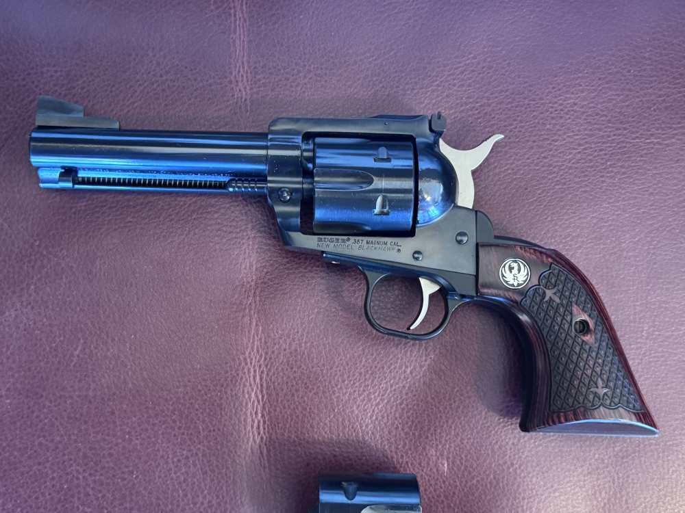 Ruger New Model Blackhawk .357 Magnum 9mm Convertible 4.5" barrel-img-11