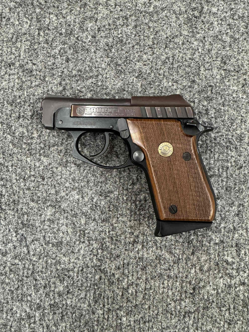Taurus PT-22 22lr with 1 Magazine and Case (USED)-img-1