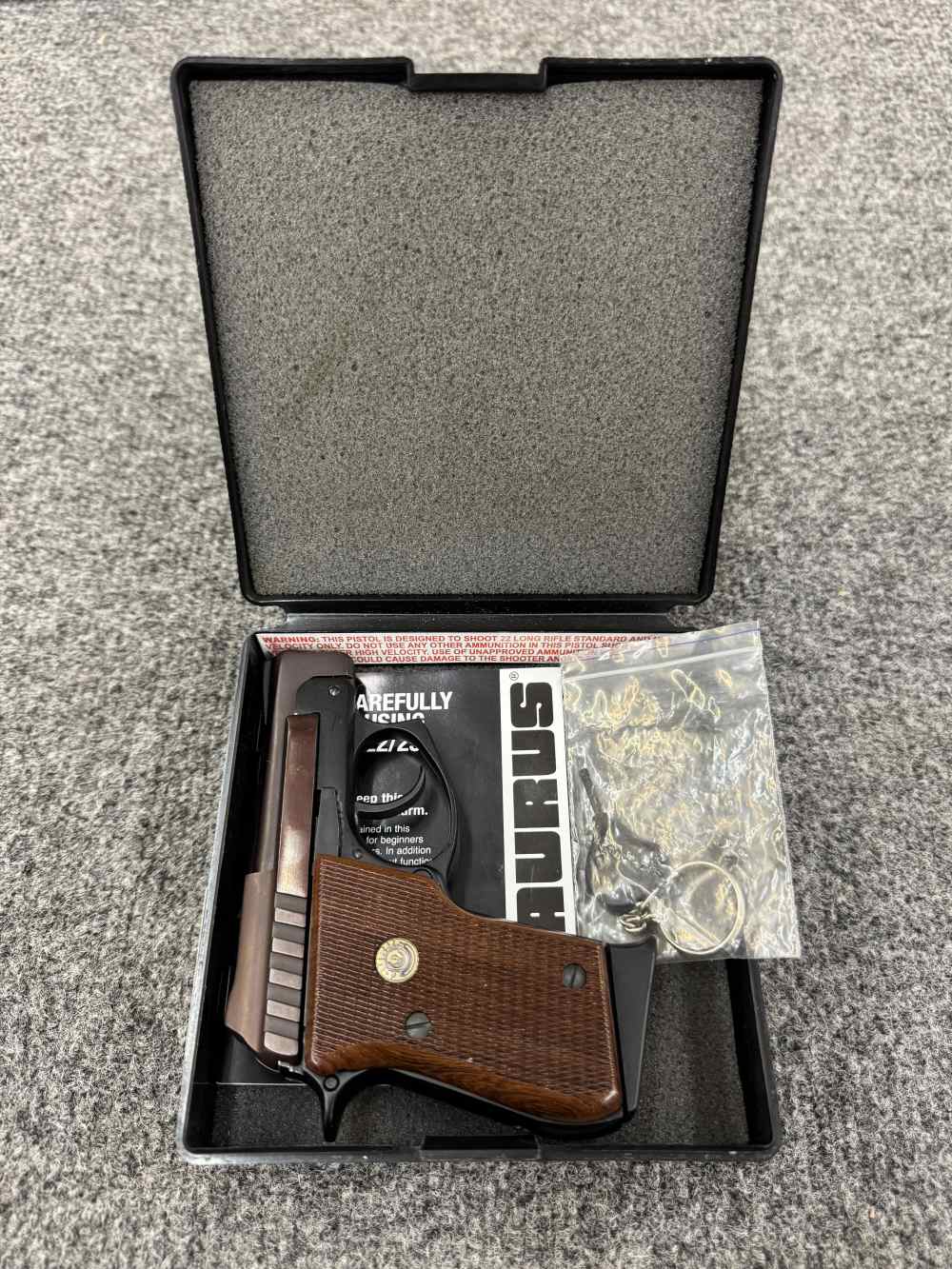 Taurus PT-22 22lr with 1 Magazine and Case (USED)-img-0