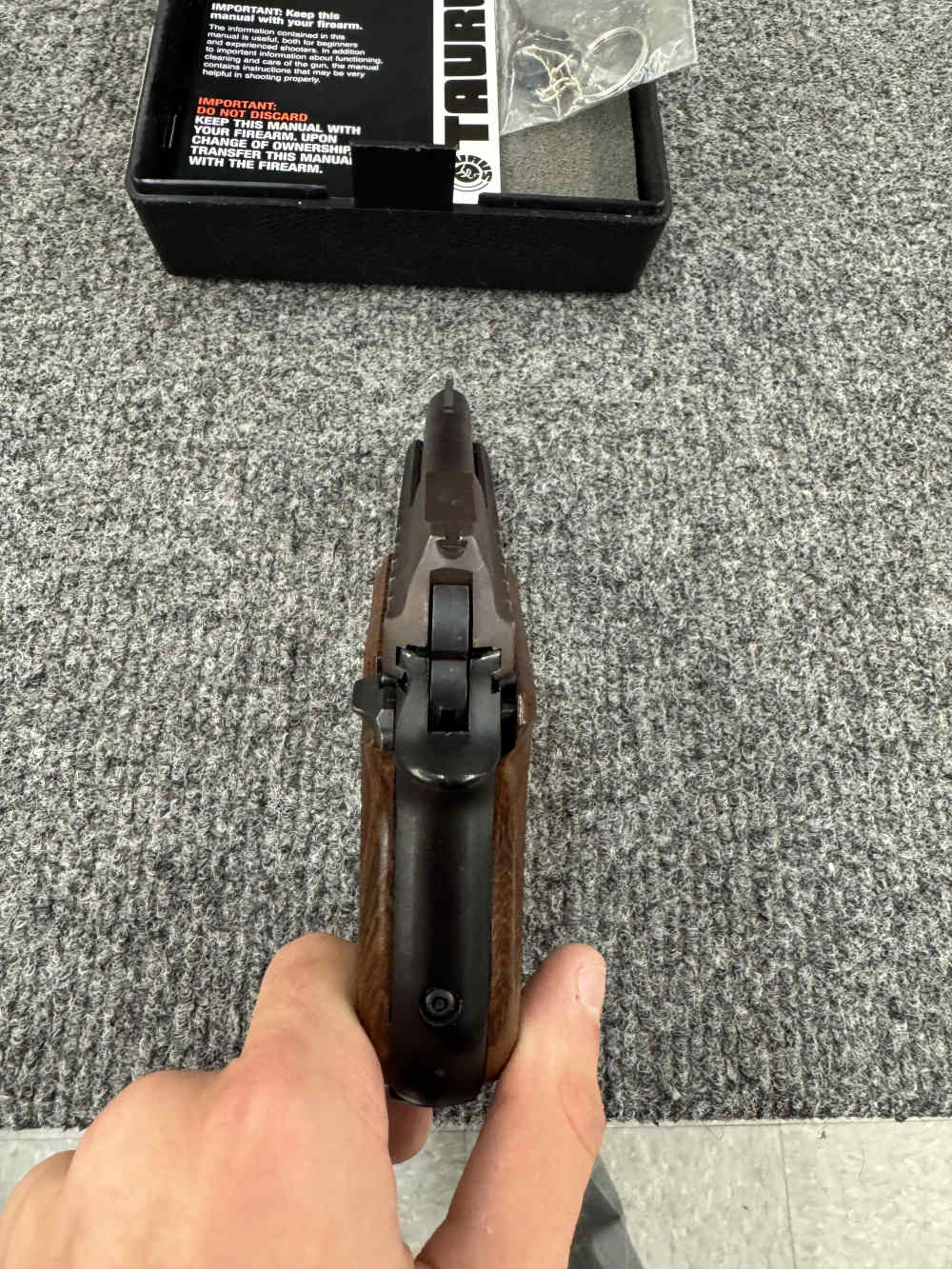 Taurus PT-22 22lr with 1 Magazine and Case (USED)-img-3