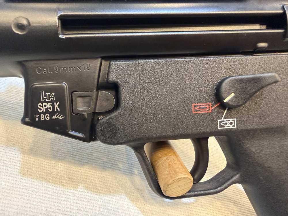 Heckler & Koch SP5 9mm w 3-30 rnd mag … New in Box !! -img-1