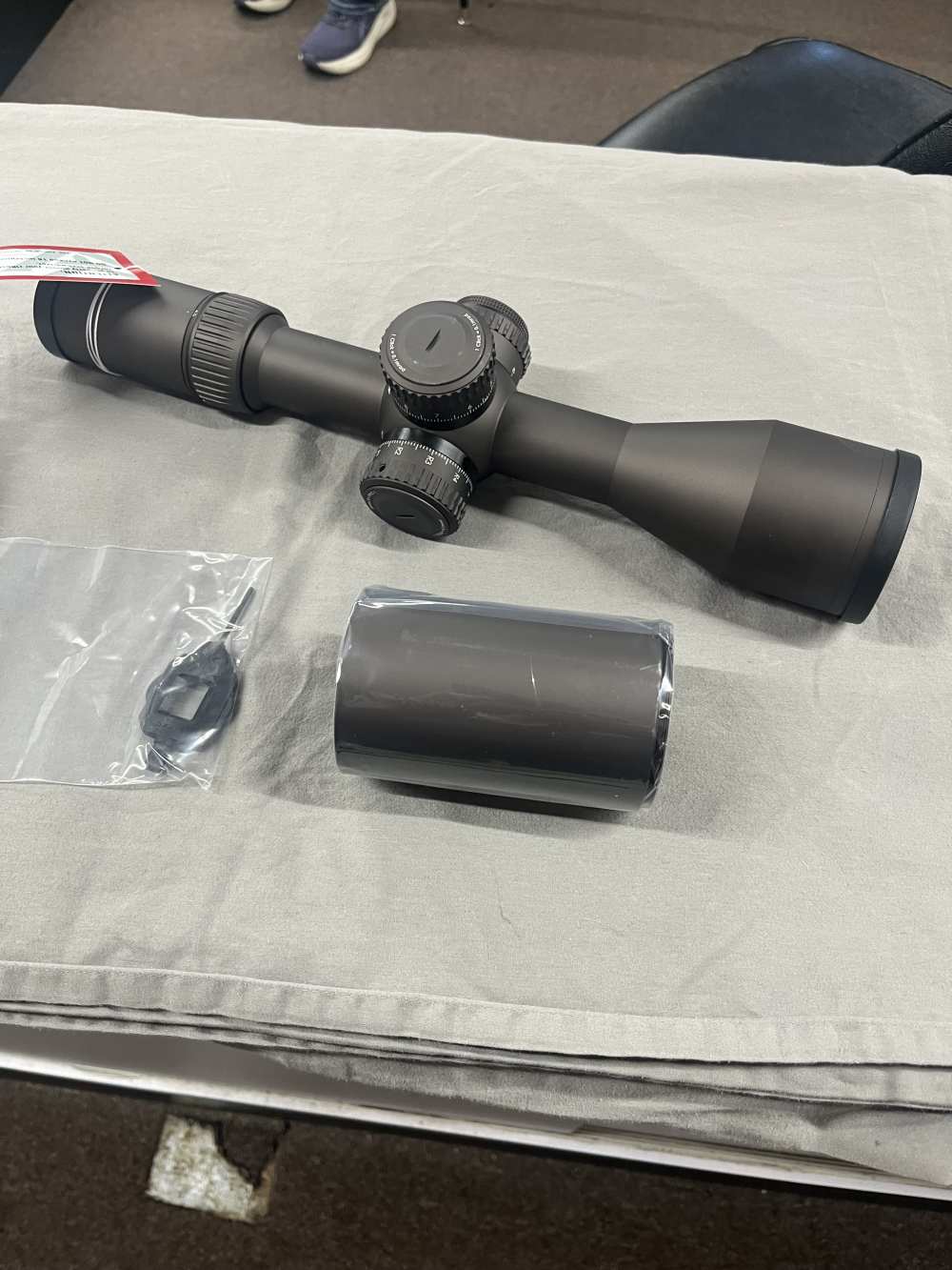 Vortex Razor HD Gen II 4.5-27x56 New In Box-img-1