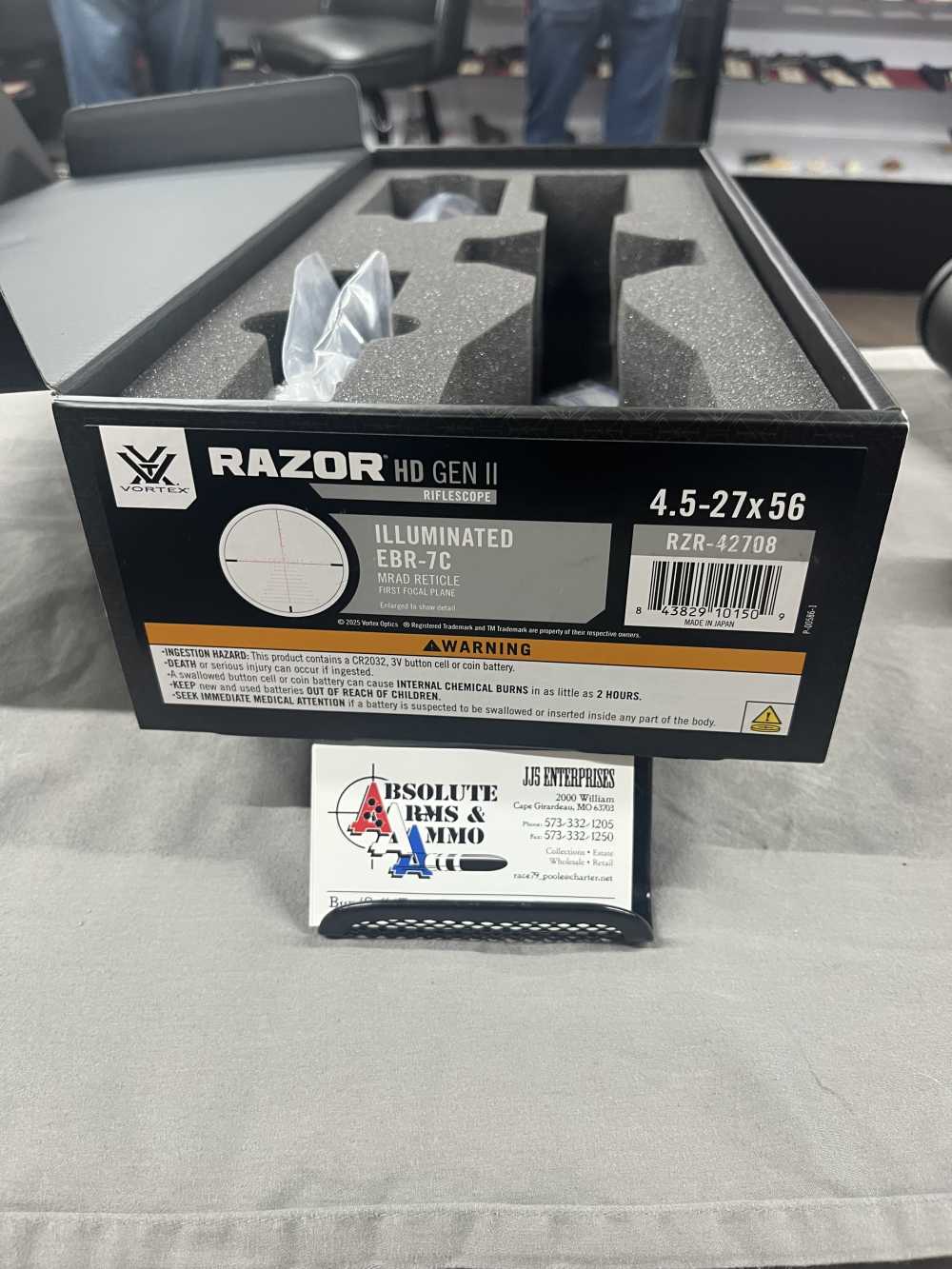 Vortex Razor HD Gen II 4.5-27x56 New In Box-img-9