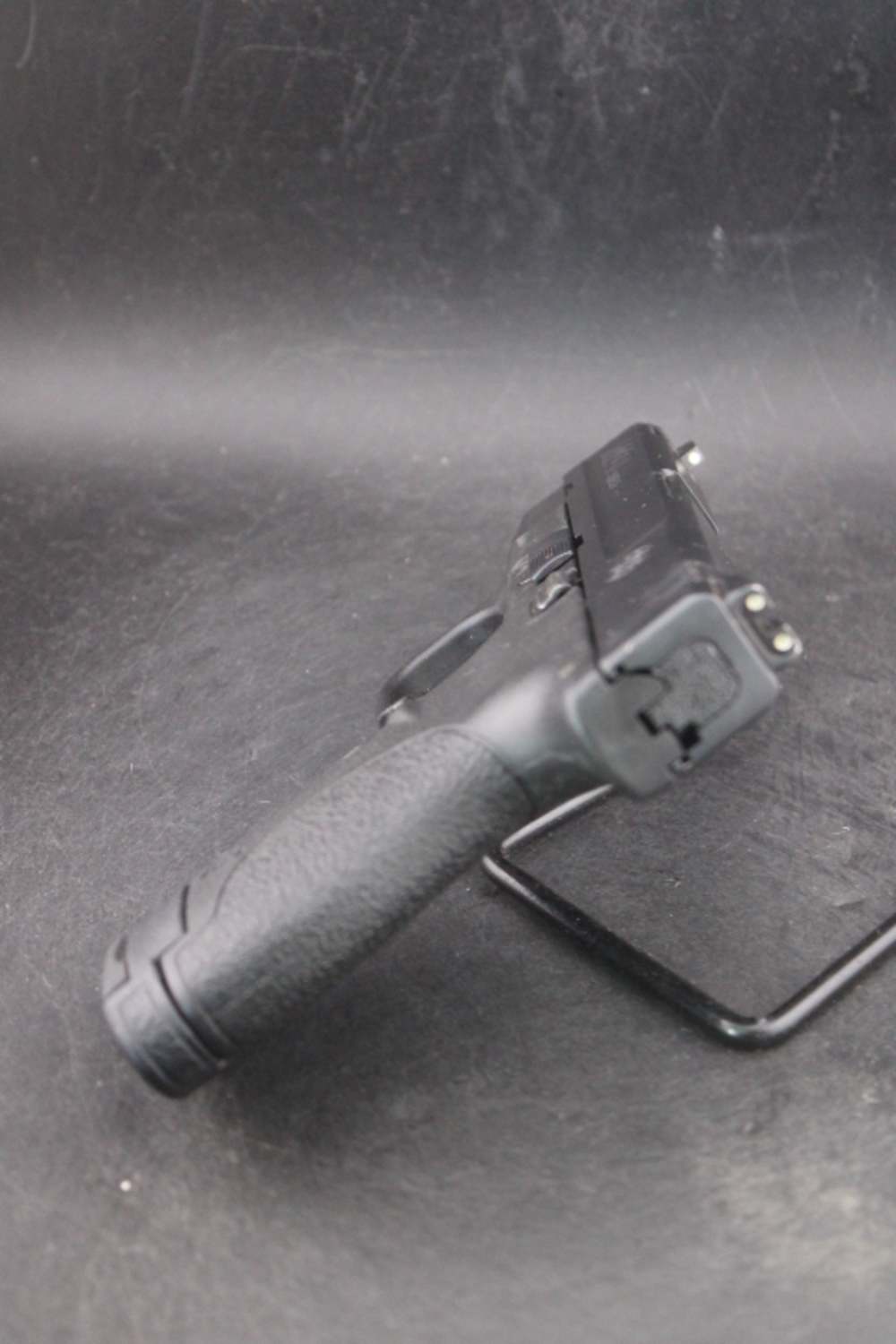 Smith & Wesson M&P9 Shield 9mm Item P-272-img-9