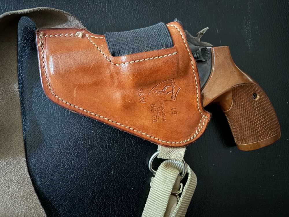 S&W Model 19 in .357 Mag Excellent condition-img-5