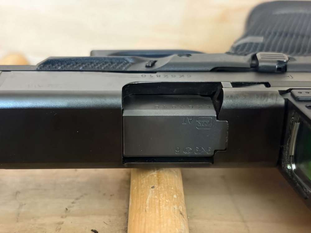 GLOCK 17 GEN 6 9MM ORIGINAL BOX 2 EXTRA MAGS AND LOADER 30603-img-9