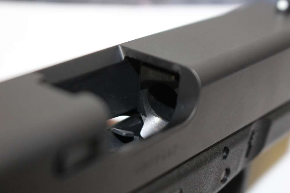 Glock G20 10mm Semi Auto Pistol with 2 magazines-img-6