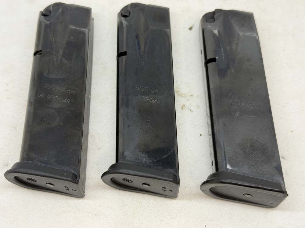 German Sig Sauer P228 3.9" Black 9mm w/ Holster Case-img-21