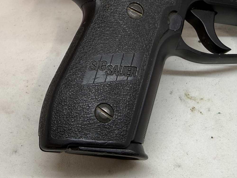 German Sig Sauer P228 3.9" Black 9mm w/ Holster Case-img-9