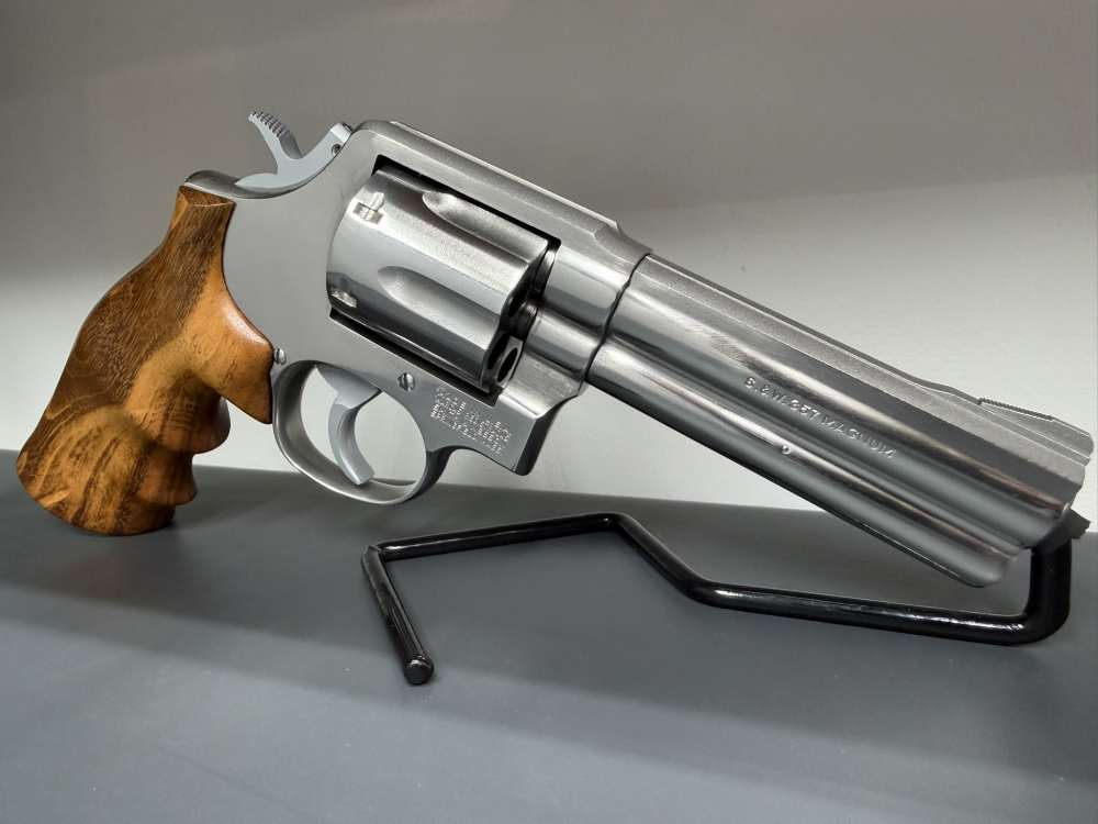 SMITH & WESSON 681 NO DASH COMBAT*AMAZING LIKE NEW-BOXED*SCARCE COLLECTOR-img-3