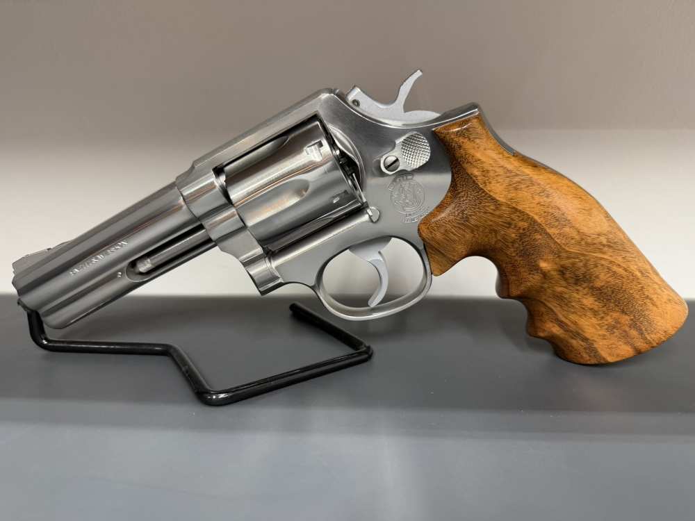 SMITH & WESSON 681 NO DASH COMBAT*AMAZING LIKE NEW-BOXED*SCARCE COLLECTOR-img-0
