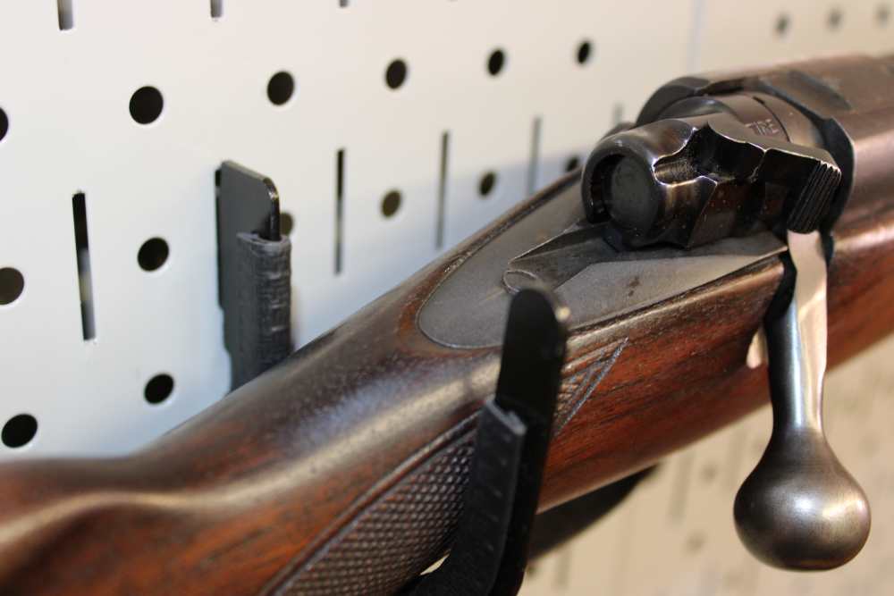 Winchester Model 70 (Pre-64) - 220 Swift - 1951 - Completely Original-img-34