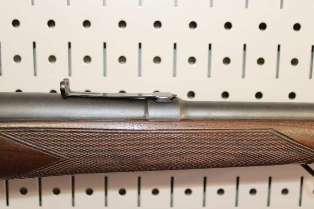 Winchester Model 70 (Pre-64) - 220 Swift - 1951 - Completely Original-img-21