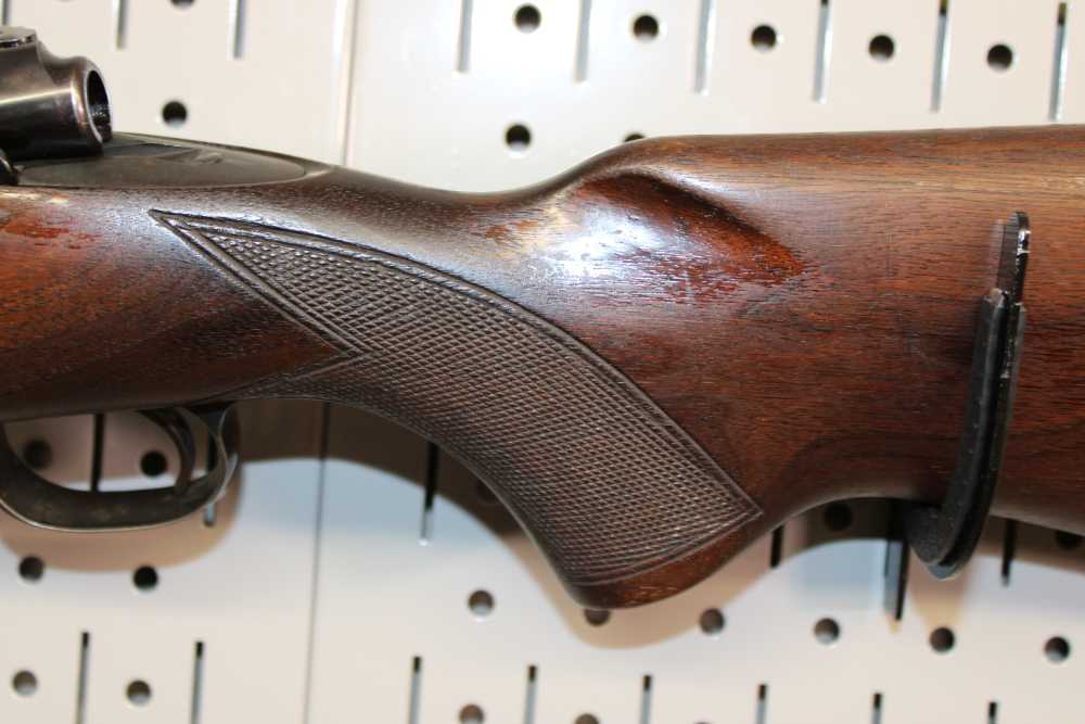 Winchester Model 70 (Pre-64) - 220 Swift - 1951 - Completely Original-img-74