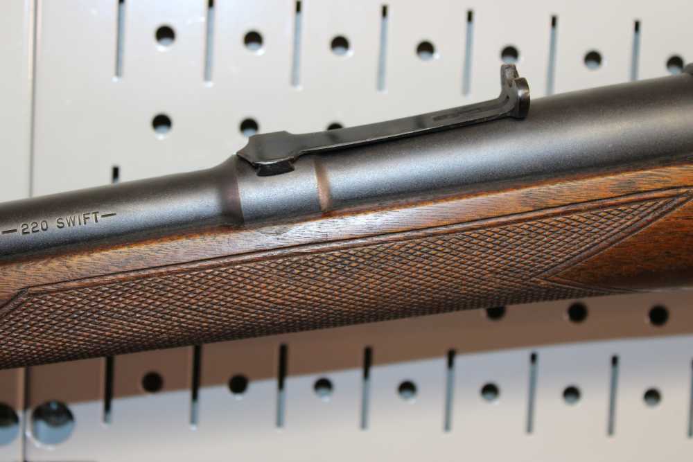 Winchester Model 70 (Pre-64) - 220 Swift - 1951 - Completely Original-img-87